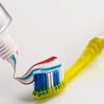 Dentifrice et brosse à dents pour hygiène bucco-dentaire